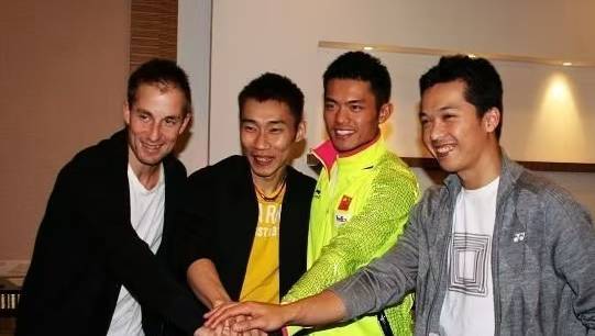 泰国羽毛球队血洗日本羽毛球队，陶菲克送出助攻