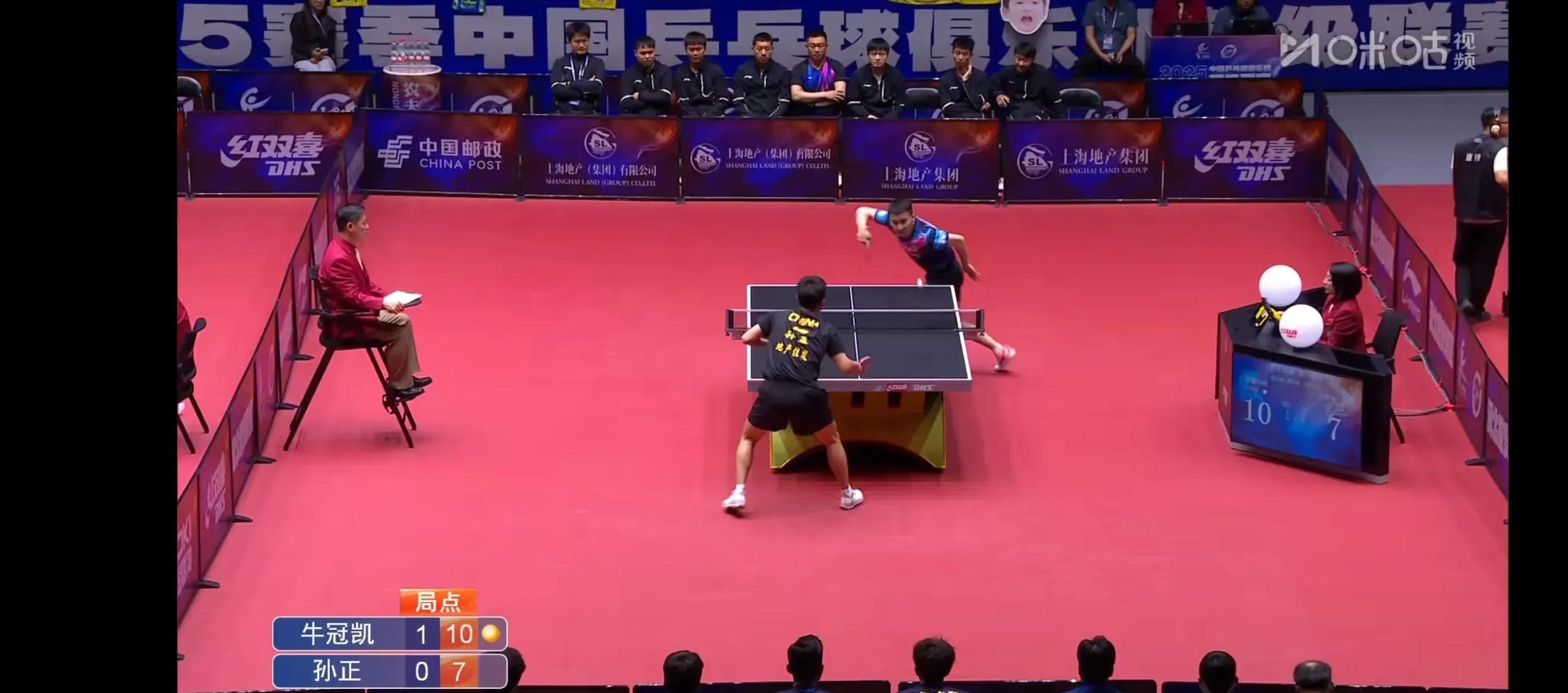 瑞典乒乓球队鏖战中国乒乓球队，许昕三分雨点燃全场的简单介绍