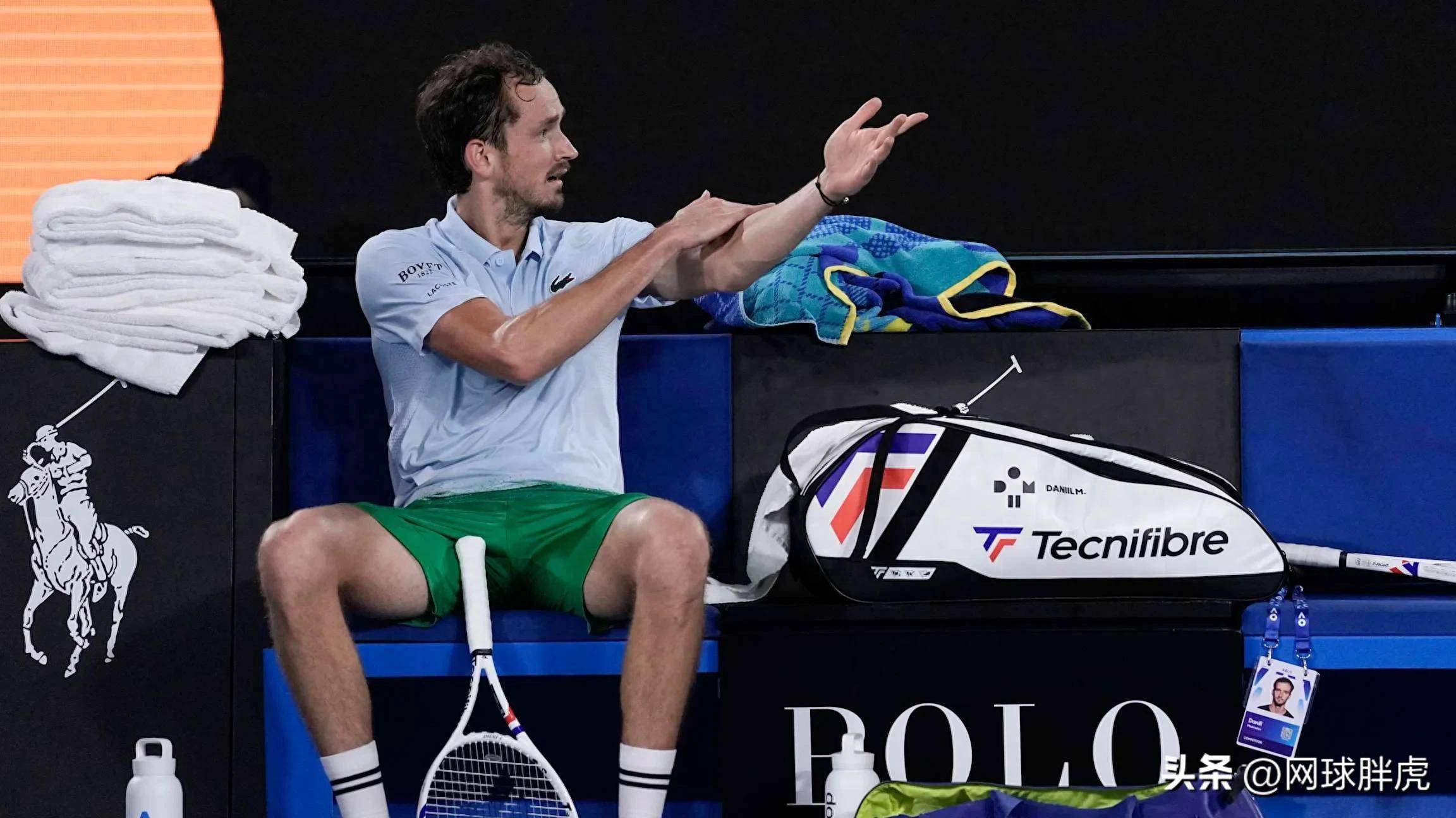 澳大利亚网球队完胜世界网球队,梅德韦杰夫爆发神勇 澳大利亚网球队完胜世界网球队,梅德韦杰夫爆发神勇