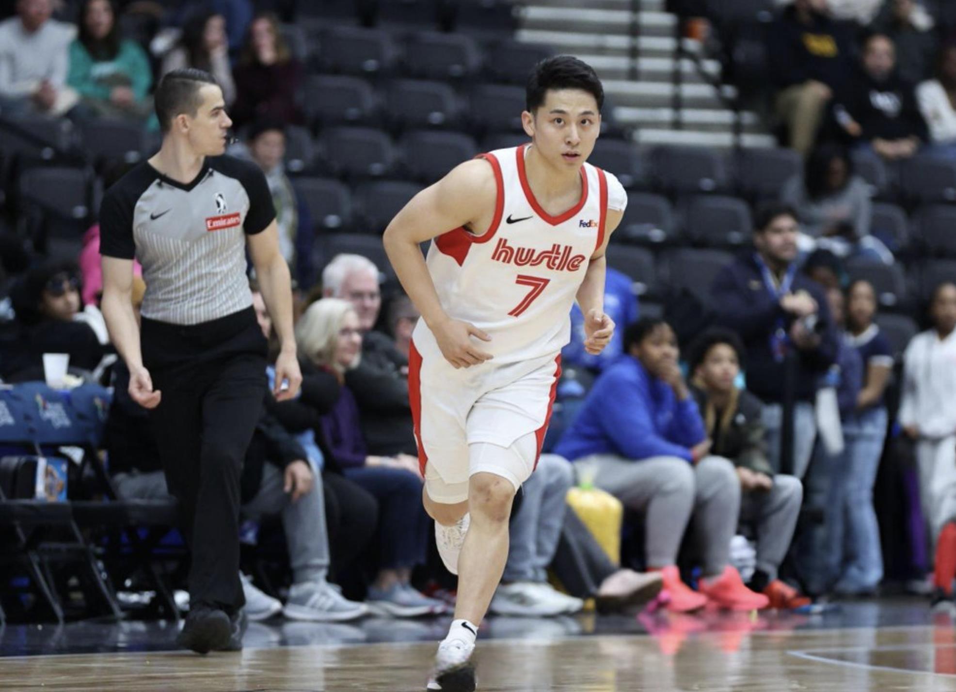 中国男篮横扫法国男篮,拉文一己之力扛起全队 中国男篮横扫法国男篮,拉文一己之力扛起全队