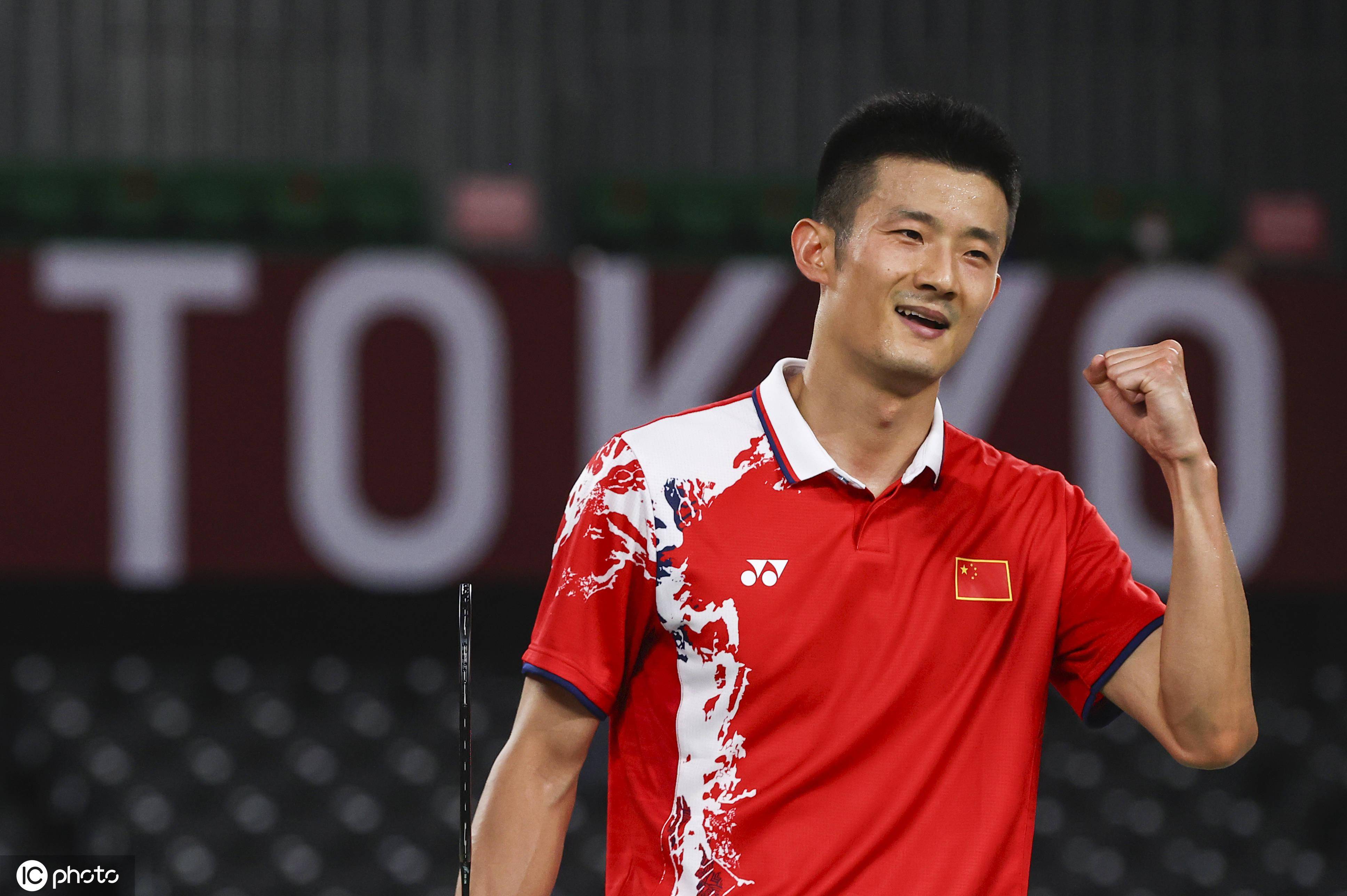 法国羽毛球队力克泰国羽毛球队，谌龙一己之力扛起全队