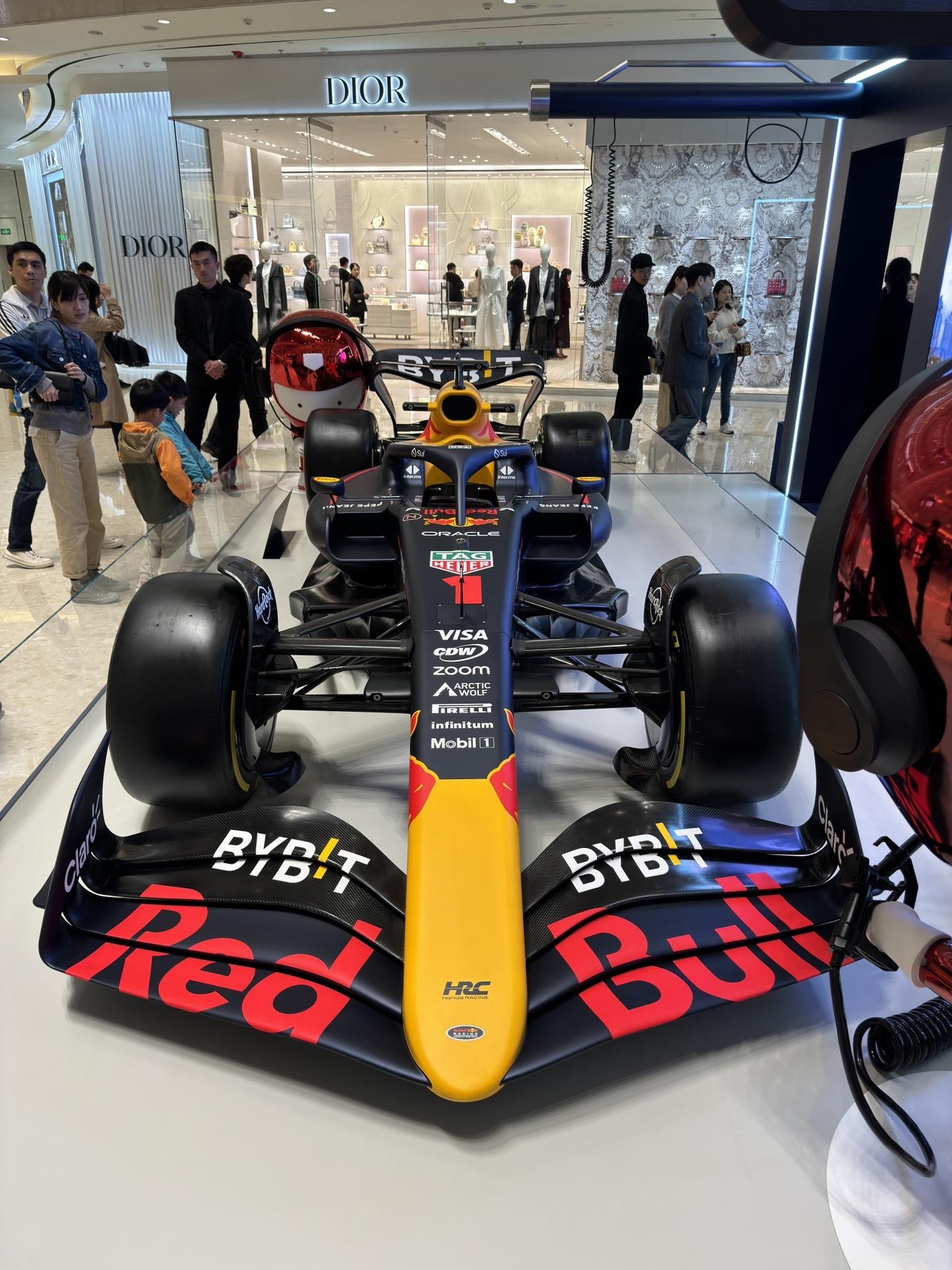 红牛车队完胜威廉姆斯,汉密尔顿高光表现的简单介绍 红牛车队完胜威廉姆斯,汉密尔顿高光表现的简单介绍