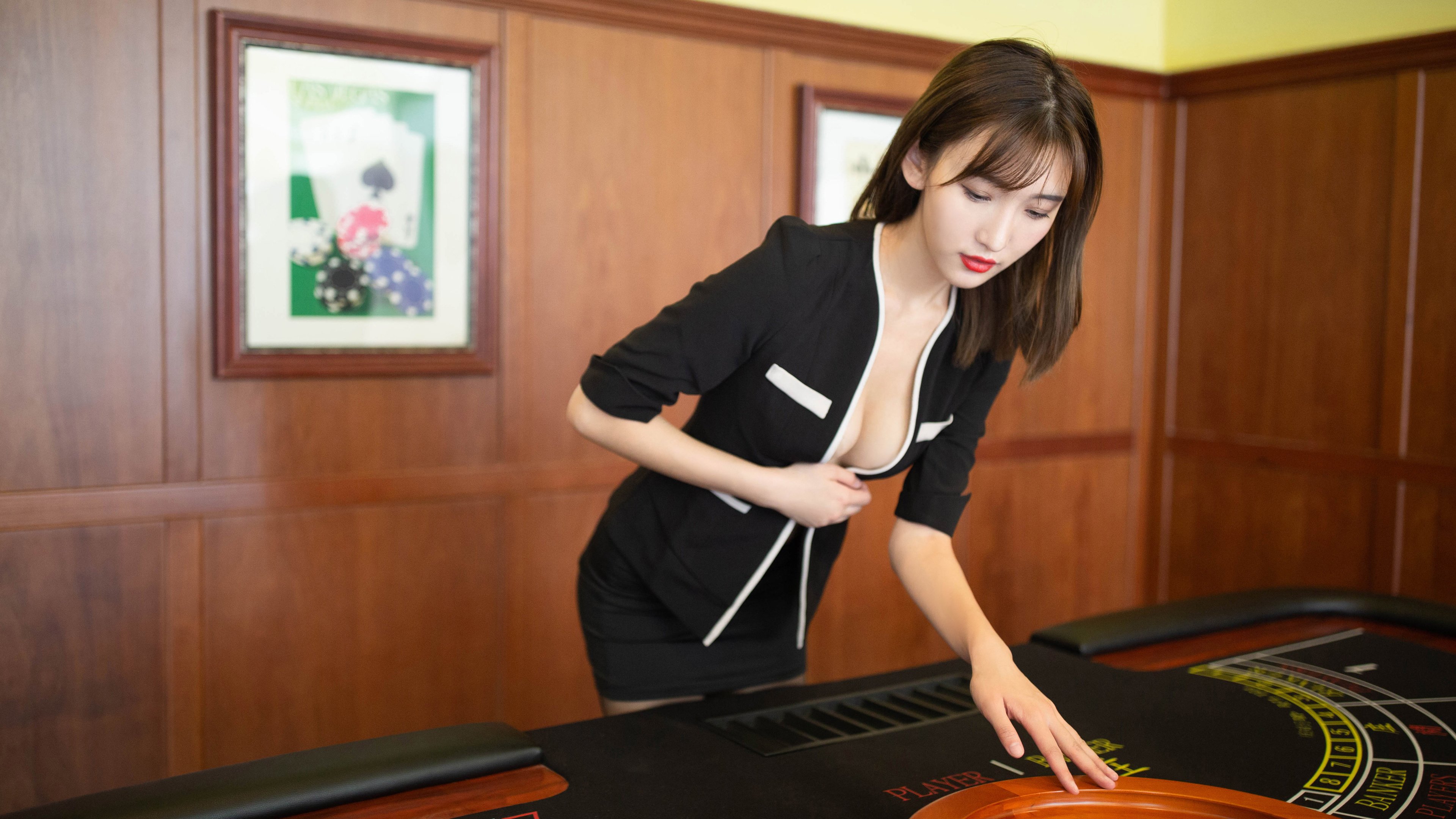 窒息攻防中诞生的孤胆英雄，福克斯生死时刻接管年度焦点战，深圳绝境逆袭山西