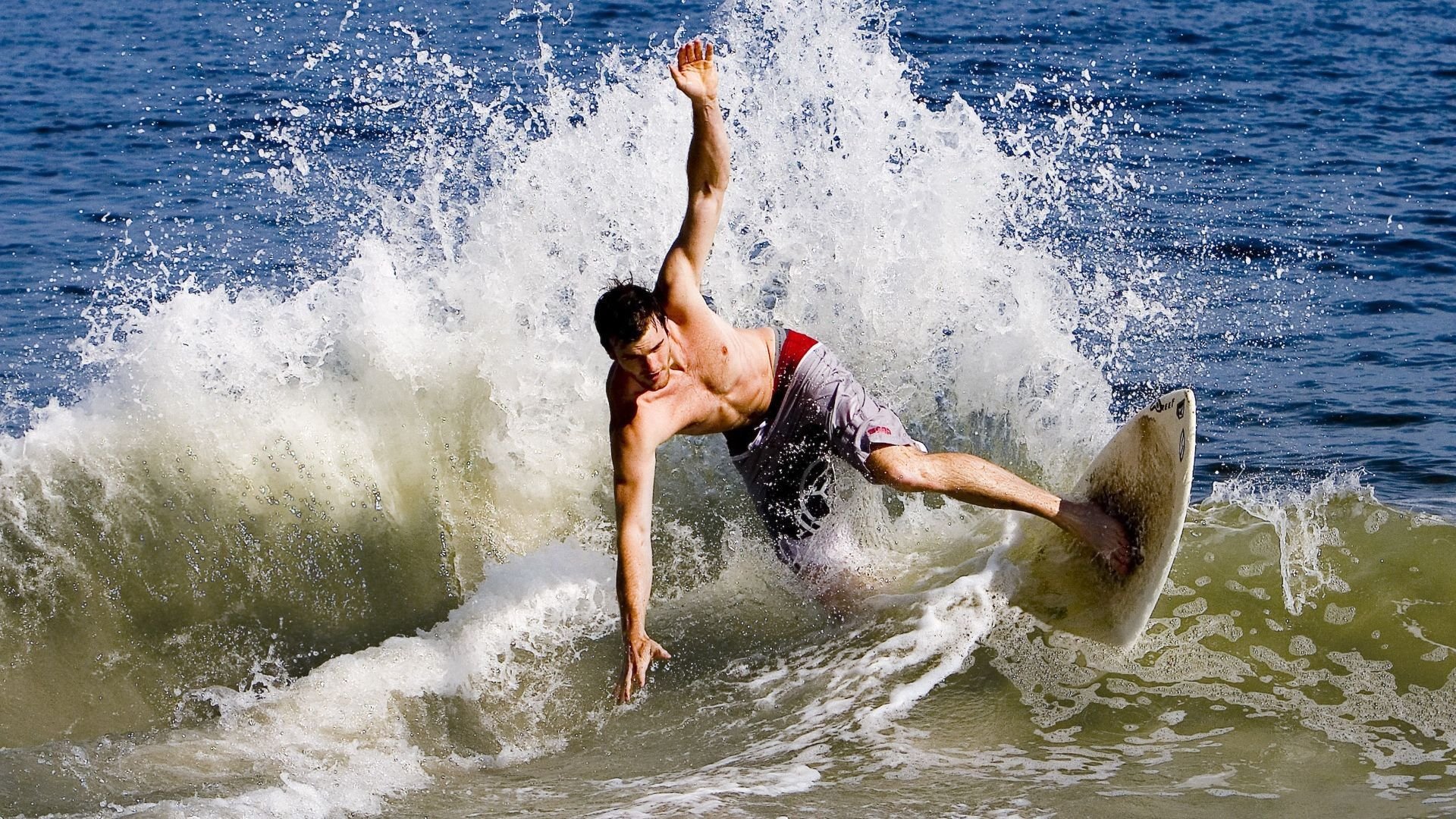 努涅斯爆发闪耀全场,比利时稳扎稳打轻取伊朗