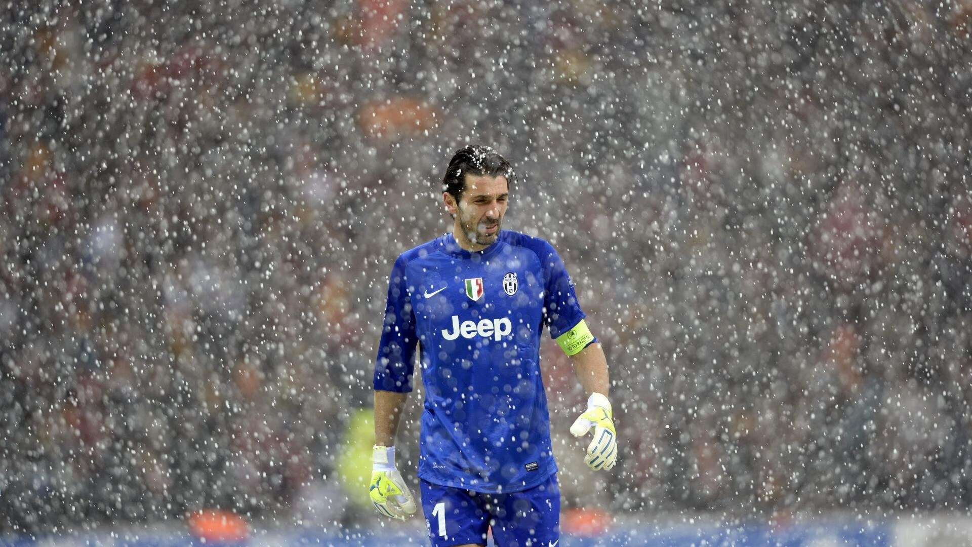 铁塔擎天！卢卡库一射一传定乾坤，摩纳哥攻克塞维利亚魔鬼主场